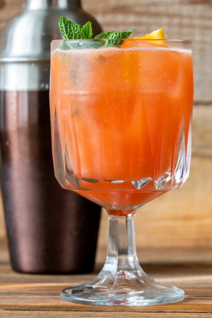 10 Spring Cocktails To Brighten Up Your Day 2 How To Make The Belmont Breeze Cocktail-cool and refreshing