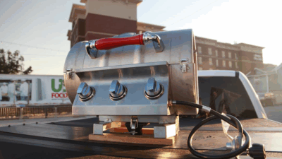 Beer and barbecue lovers, BBKeg grill combines the best of both worlds
