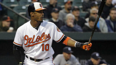 Adam Jones hosts charity tailgate in Baltimore