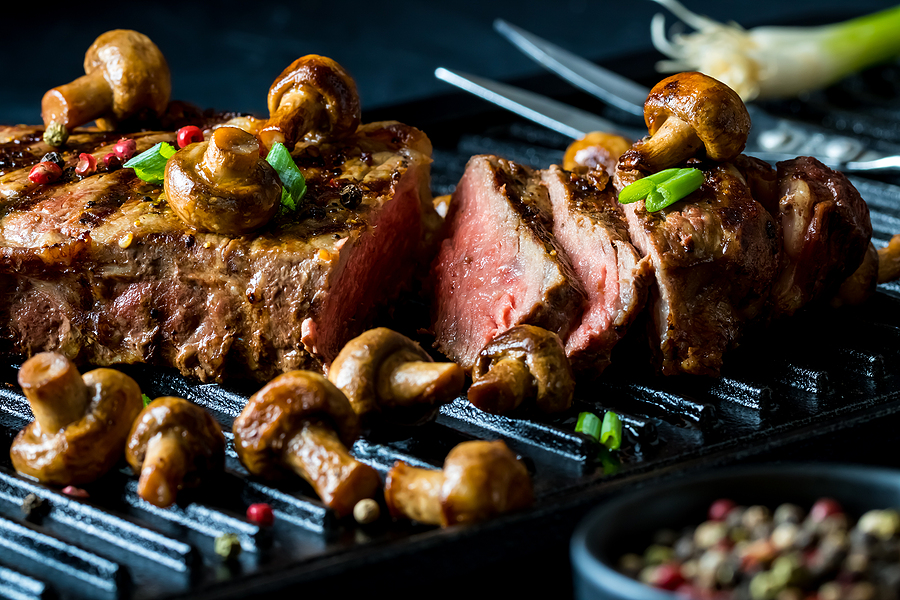 TOP SIRLOIN WITH GRILLED MUSHROOMS