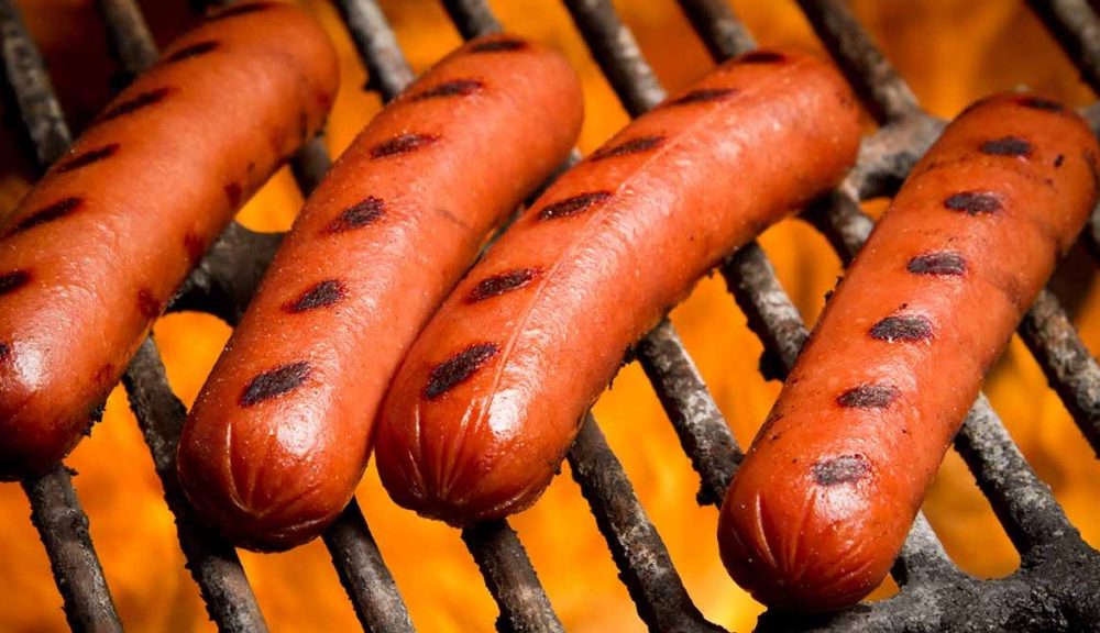 Tailgating Food: How To Cook The Perfect Hot Dog