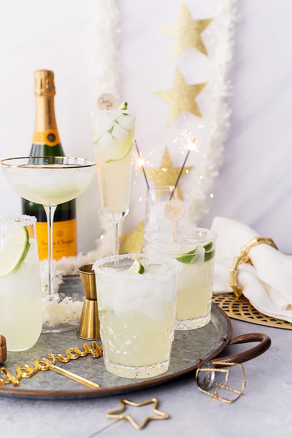 15 Champagne Cocktails To Ring In The New Year 6