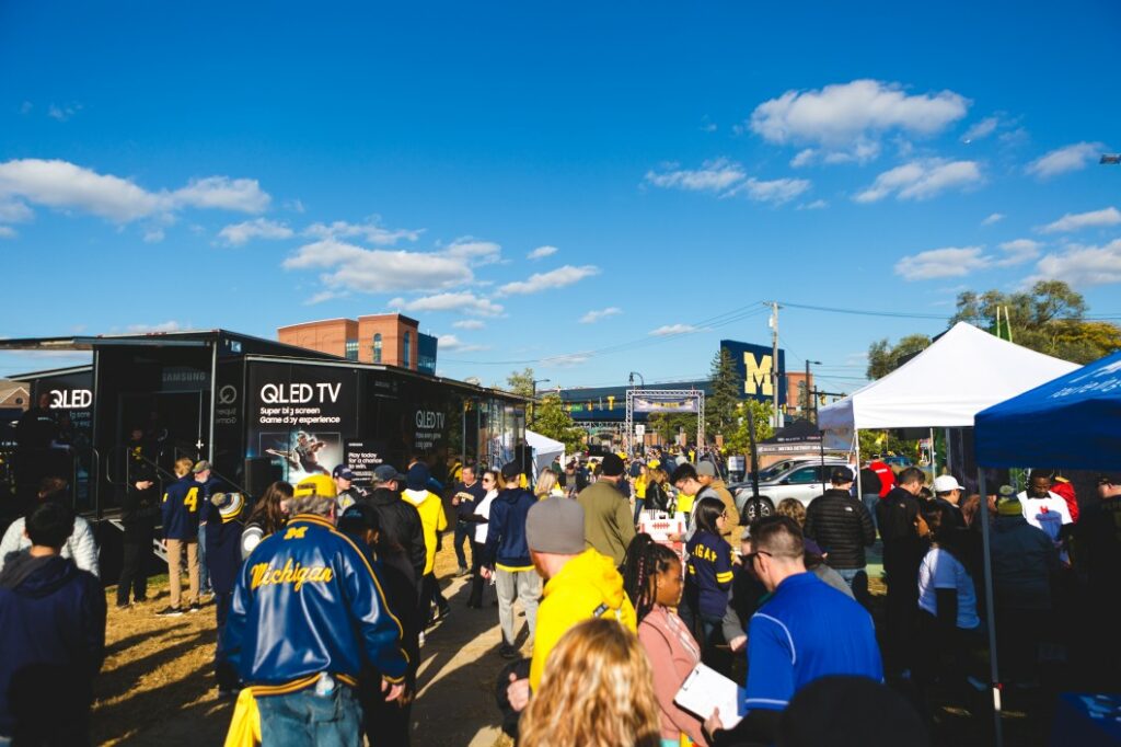 tailgating pros - Live The Dream With These Tailgating RVs