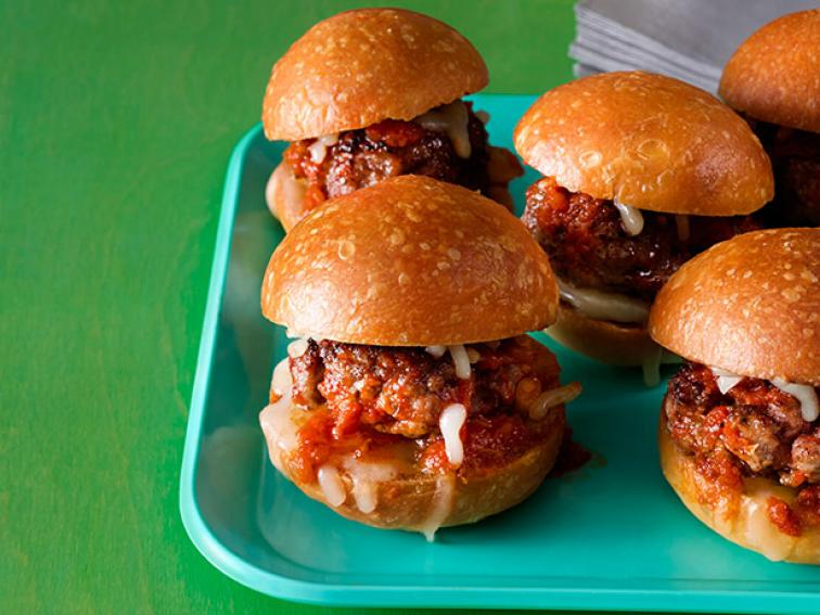 20+ Best Bite-Sized Tailgating Snacks Even the Kids Will Love 3