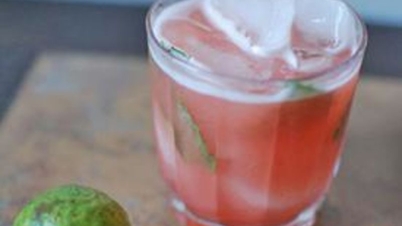 16+ Breakfast Cocktail Ideas Perfect For Kicking Off Your Tailgate Party 15