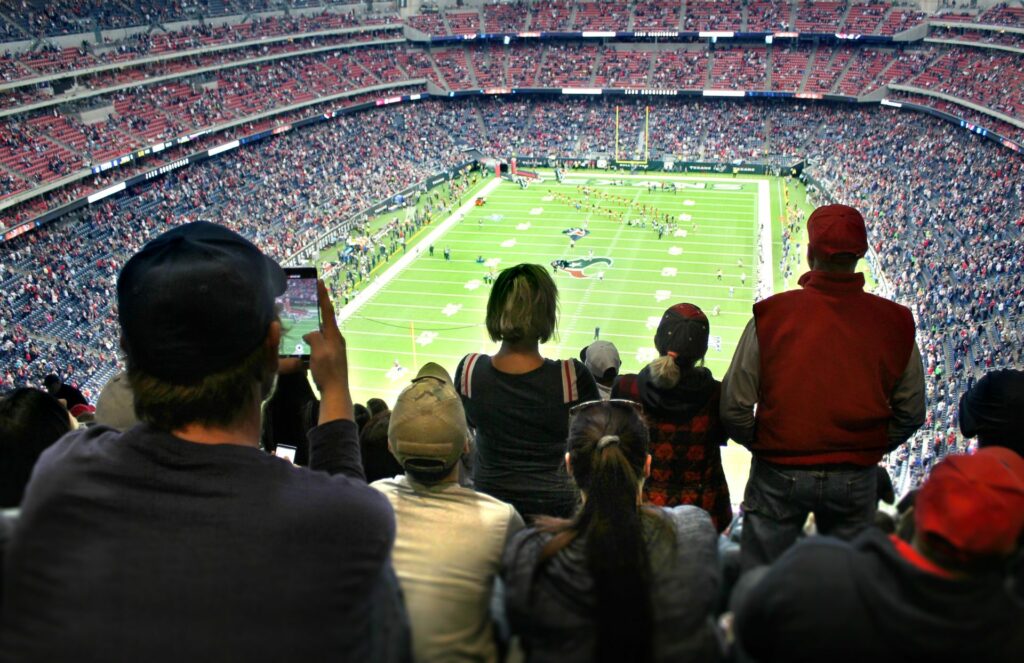 Photo: NFL fans tailgate on Thanksgiving Day at AT&T Stadium -  ARL2015112601 