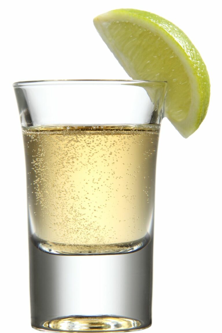 Par 4 Shot Recipe: Southern Comfort & Amaretto
