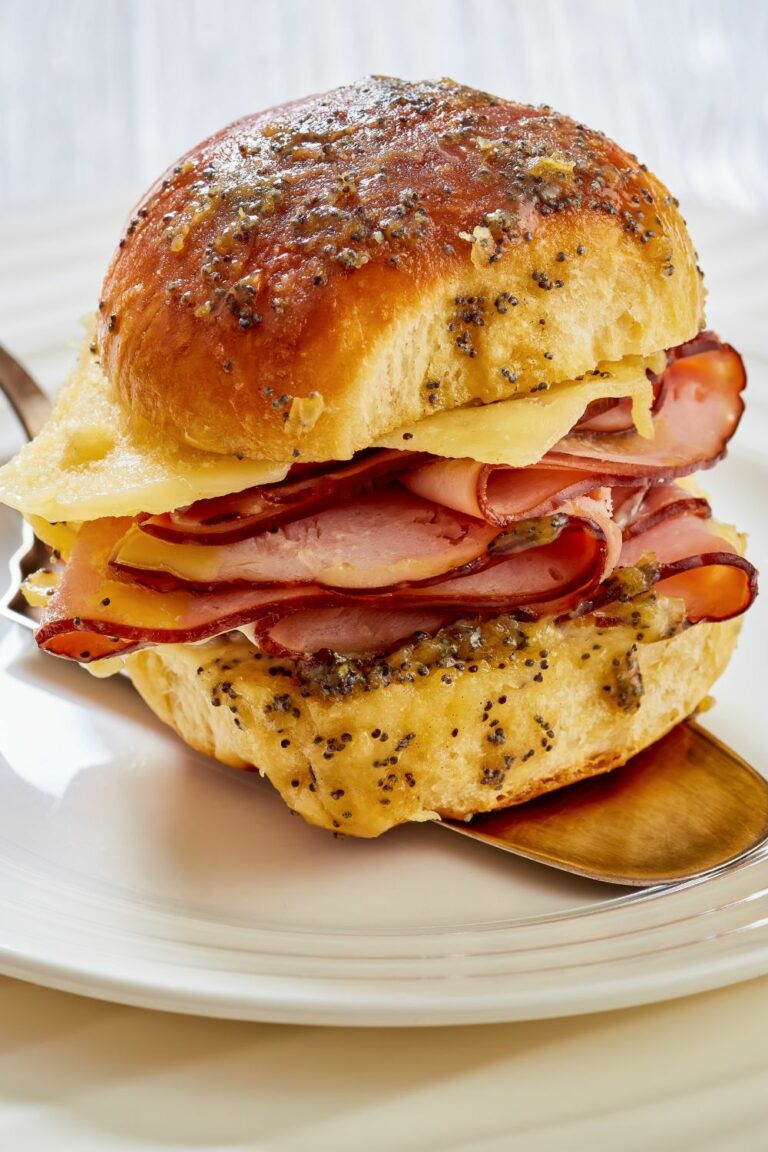 Tailgating American Football The Right Way 5 Hawaiian Roll Breakfast Sliders