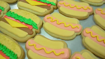 Fourth of July: Hamburgers vs Hotdogs