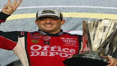 Tony Stewart Smokes Shrimp