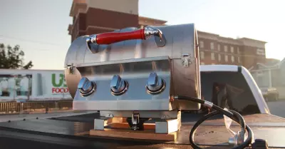 Beer and barbecue lovers, BBKeg grill combines the best of both worlds