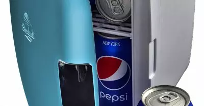 Mini-fridge scores big: one device can cool and heat 1