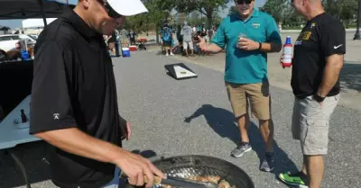 Post-hurricane tailgating the best kind of hospitality 1