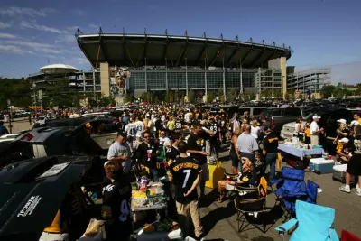 Tailgating lot center of Pittsburgh dispute 2 ITheinz2