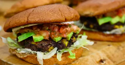 4 Ways to up Your Veggie Burger Game 1