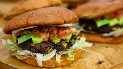 4 Ways to up Your Veggie Burger Game 1