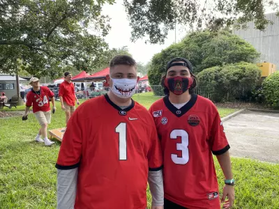 Tailgating Party Experts Teach Us How to Gather Safely 1 ITpartyshacksGAFL6.jpg