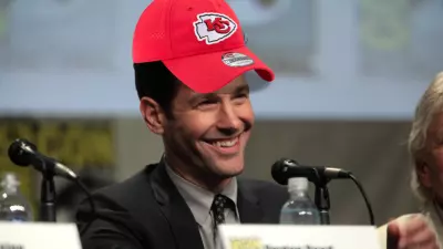 2021 Super Bowl Fans -- Paul Rudd Chiefs