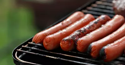 How To Make A Hot Dog Bar Perfect For Tailgating
