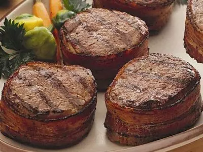 The Essential Guide For Baseball Tailgating 6 ITbaseballsteak030119 400x300 1