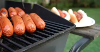 Tailgating Food: How To Cook The Perfect Hot Dog