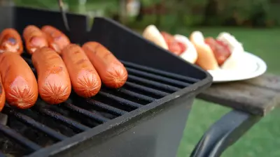 Tailgating Food: How To Cook The Perfect Hot Dog