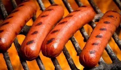 Perfecting Your Tailgating Hot Dogs 2 Tailgating Food: How To Cook The Perfect Hot Dog