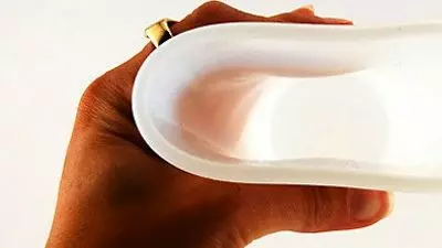 Master Guide To Beer Accessories You Didn’t Know You Needed 4 Photo Silicone Pint Glass 400x225 1