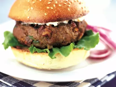 Our Master Guide To Easy Tailgating Recipes 6 Toasted Pecan burger pg 36 37 1000x750 1