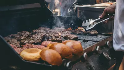 Three Easy Ways To Keep Your Tailgate Party Food Warm