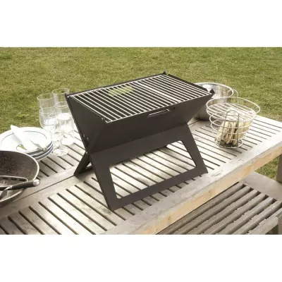 12 Lightest Portable Grills To Easily Take To Any Tailgate 3 60508 1k