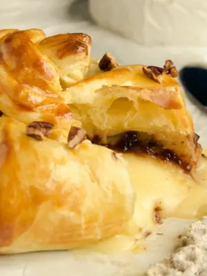 The Best Super Bowl Recipes For A Crowd 9 Baked Brie En Croute
