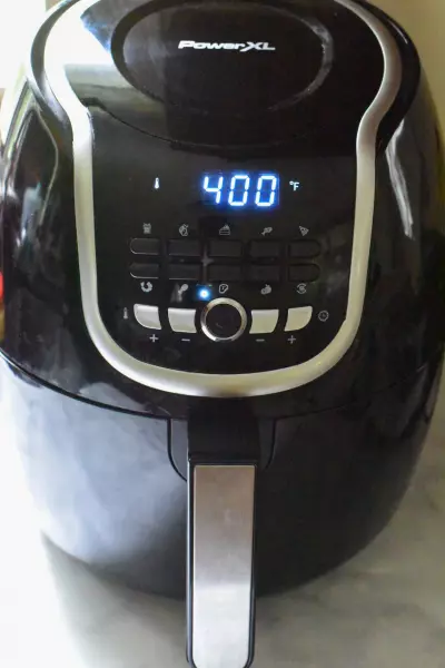Air Fryer Pizza Rolls 5 An air fryer set to 400 degrees F.