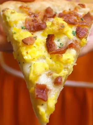 Ten Portable Make-Ahead Breakfast Recipes To Power Up Your Tailgate 2 Breakfast Pizza {Bacon, Egg and Cheese} - TipBuzz